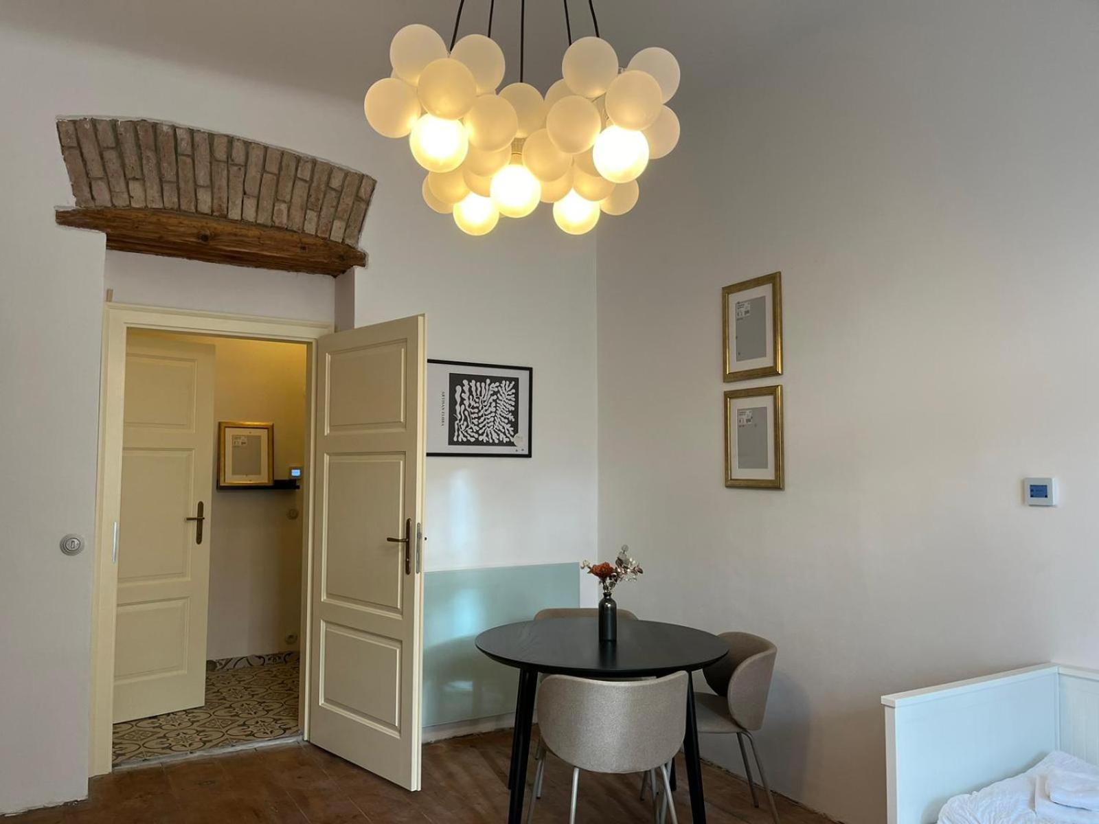 קרלובי וארי Apartma Aida 1908 מראה חיצוני תמונה